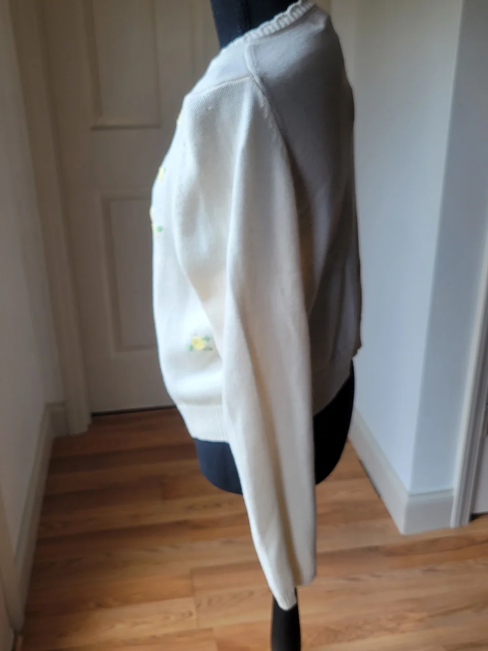 NWT Jessica Simpson Cream Cardigan with Yellow Rose Embroidery Size M